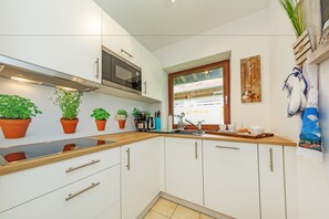 Apartment (Schmankerl) | Eigene Küche | Großer Kühlschrank, Mikrowelle, Ofen, Herdplatte