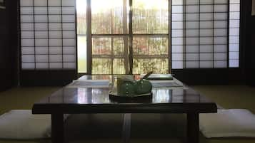 Japanese Style Quadruple Room