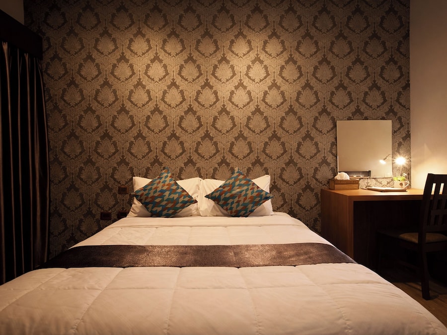 Minibar, escritorio y wifi gratis