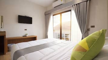 Premier Double Room | Desk, rollaway beds, free WiFi