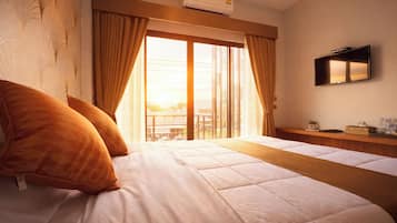 Deluxe Double Room | Minibar, desk, free WiFi