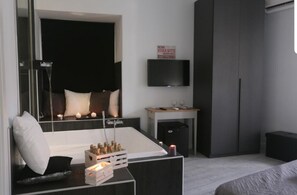 ห้องจูเนียร์สวีท, สระว่ายน้ำส่วนตัว | เครื่องนอนระดับพรีเมียม, ผ้าม่านกันแสง, ห้องเก็บเสียง, Wi-Fi ฟรี