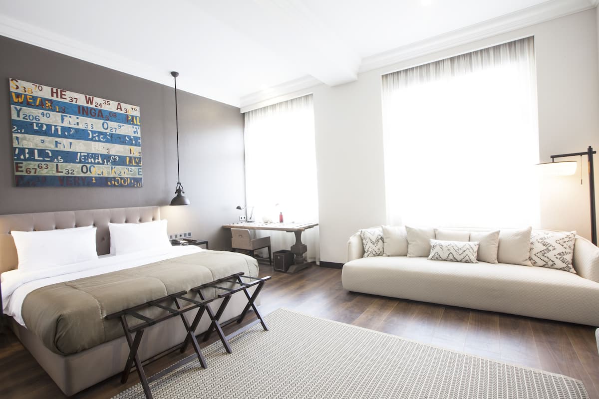 Chambre Double Supérieure, 1 trÚs grand lit