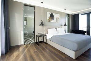 Penthouse, Multiple Beds, City View | Minibar, in-room safe, desk, blackout curtains - Quentin XL Potsdamer Platz Hotel (Berlin)
