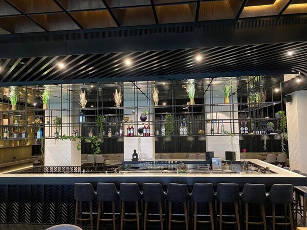 Bar (on property) - Quentin XL Potsdamer Platz Hotel (Berlin)