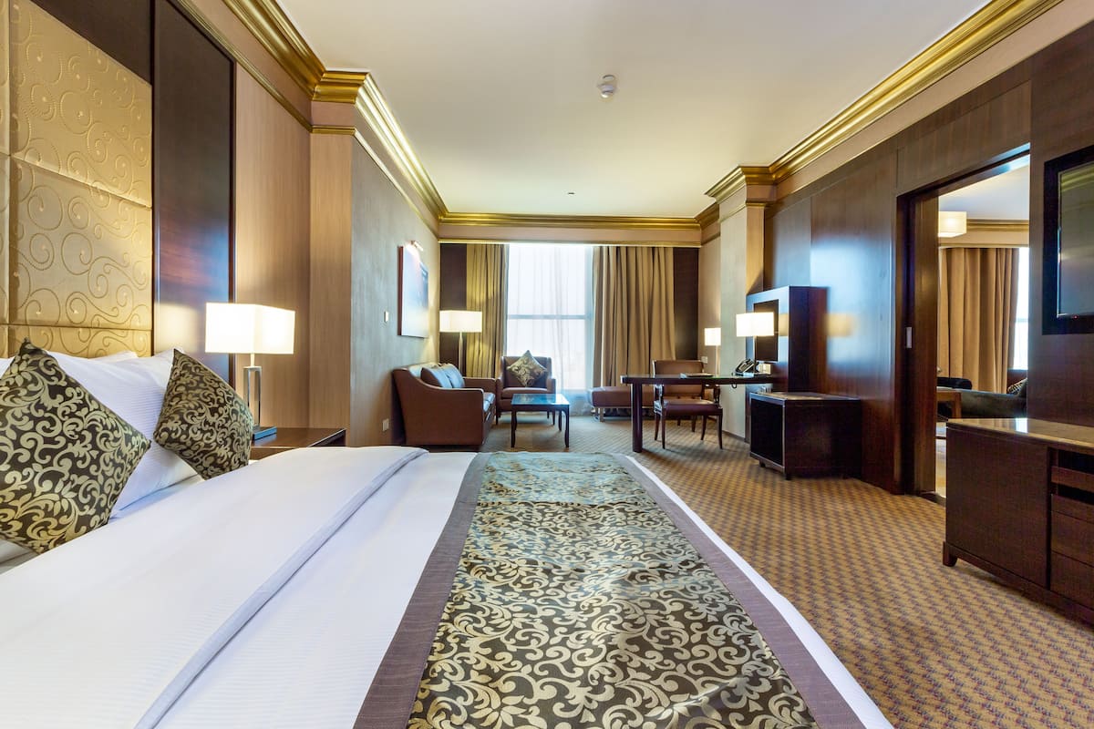 Premium bedding, minibar, in-room safe, desk