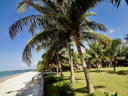 Oceanic Bay Hotel & Resort