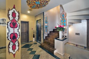 Interior entrance - Perapolis Hotel (Istanbul)