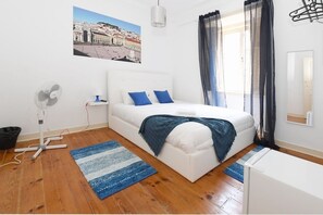 Double Room | In-room safe, soundproofing, free WiFi - 7 Mares Hostel (Lisbon)