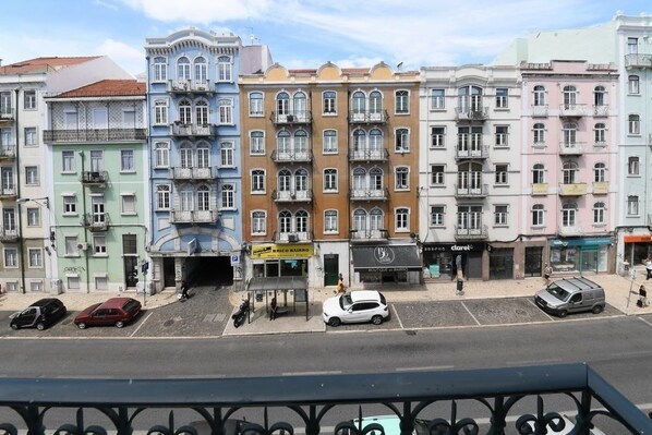 Front of property - 7 Mares Hostel (Lisbon)