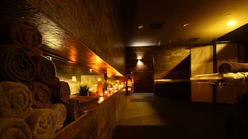 Couples treatment room(s), sauna, steam room