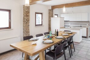 Villa, 5 Bedrooms | In-room dining - Villa Marchetti (Cupra Marittima)
