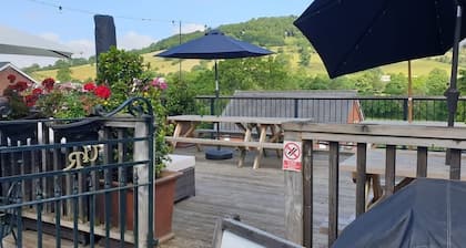 USK AND RAILWAY INN