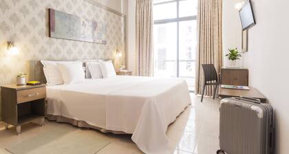 Rooms by Alexandra Hotel