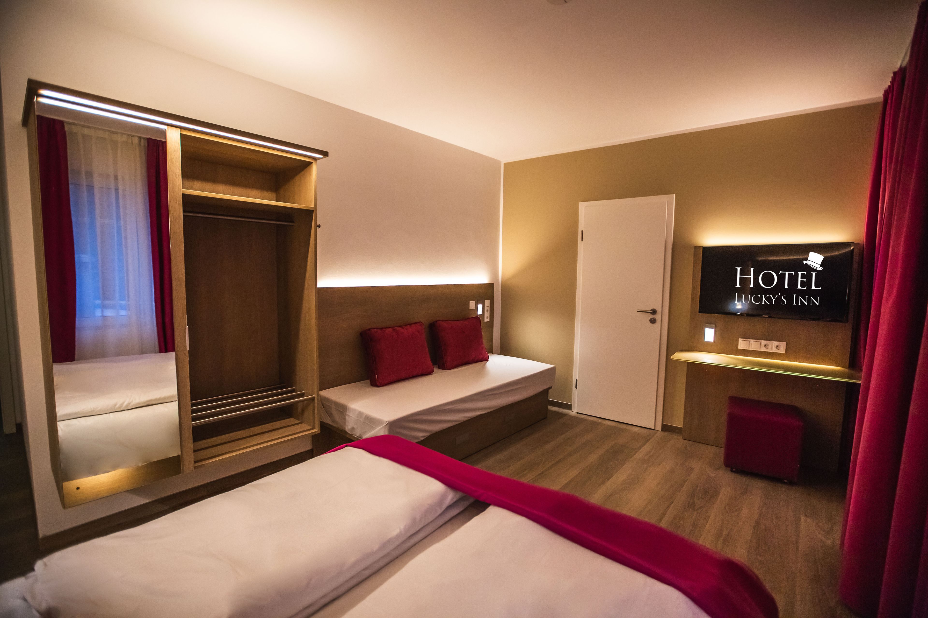 Foto - Hotel Luckys Inn