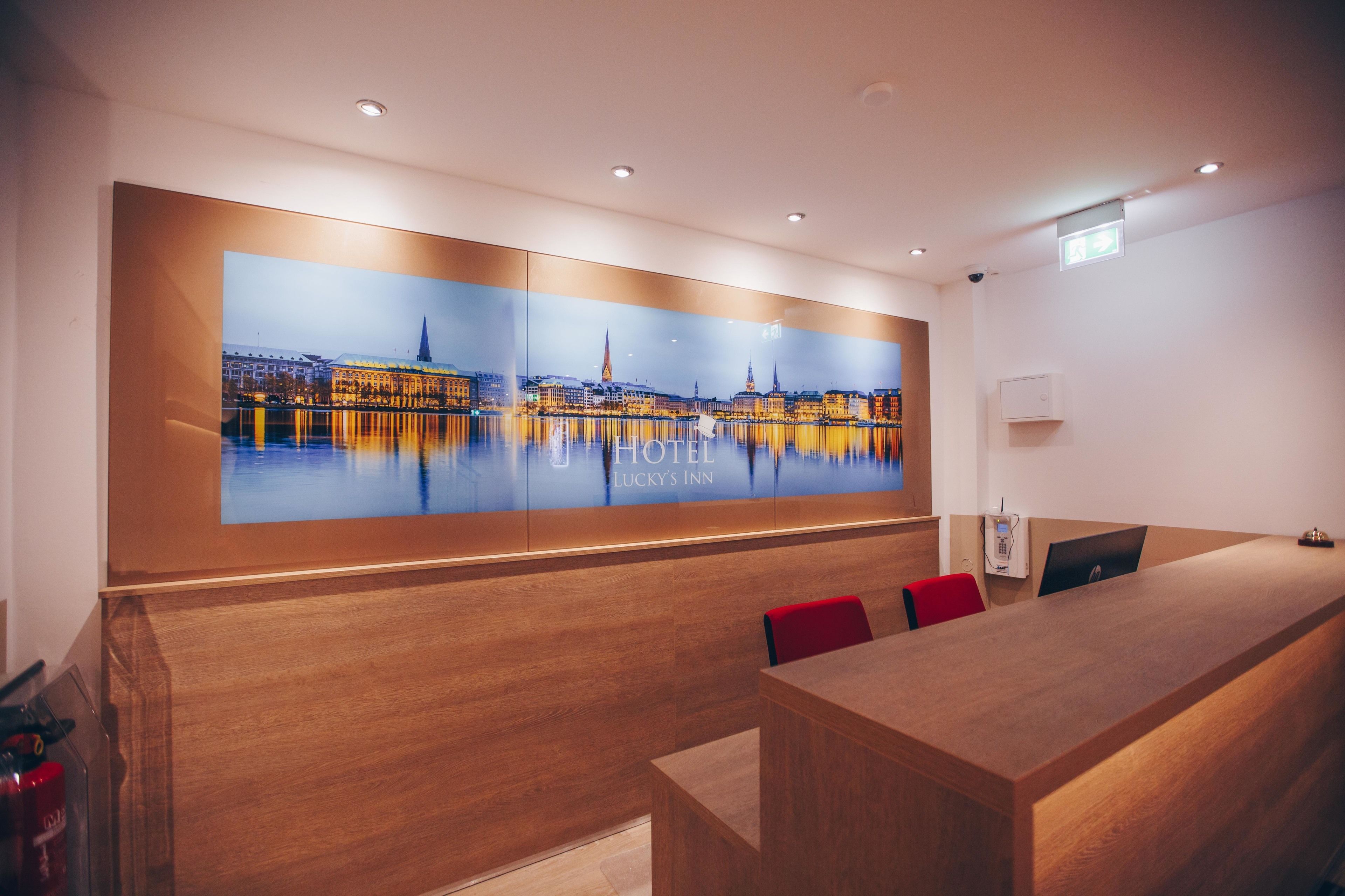 Foto - Hotel Luckys Inn