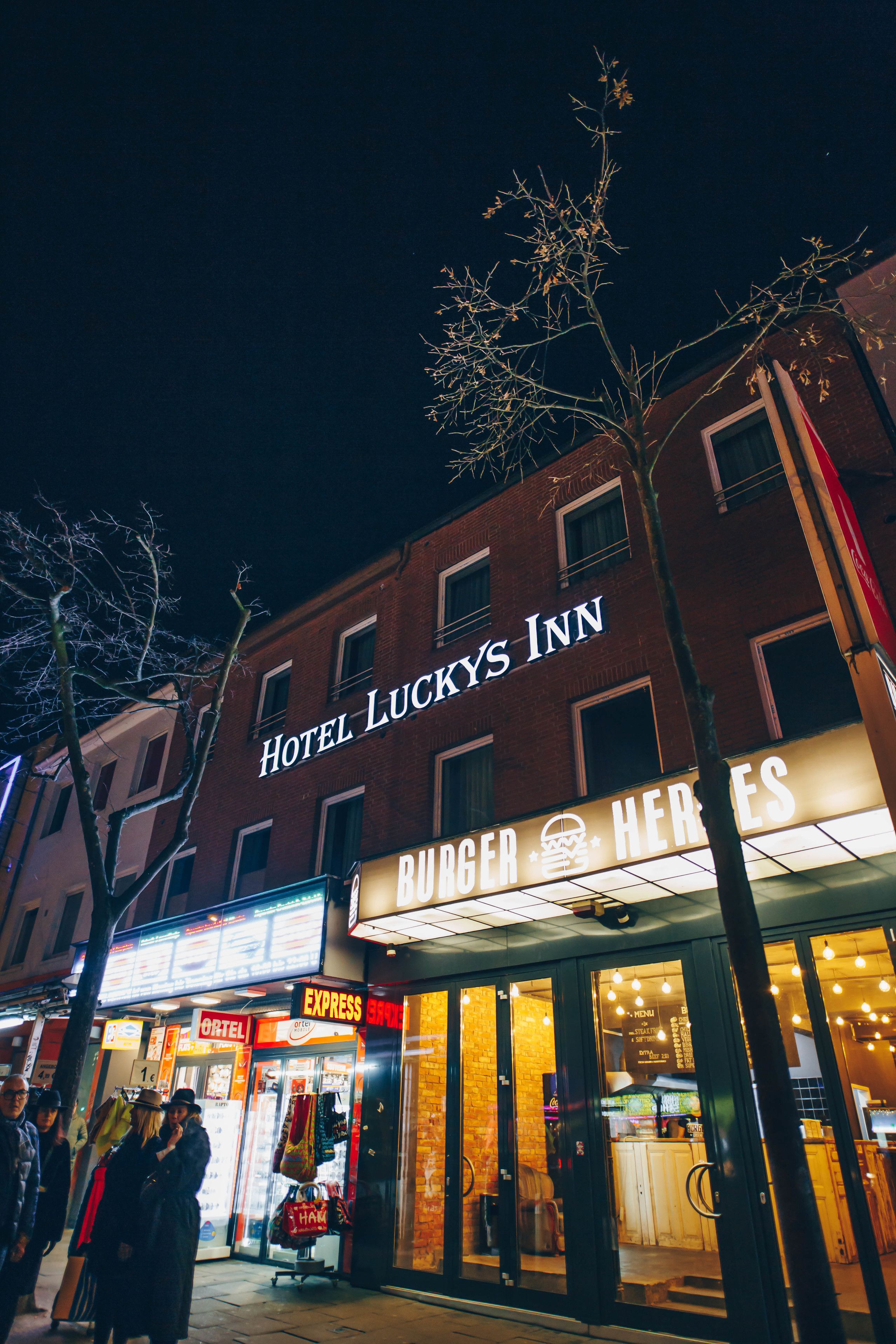 Foto - Hotel Luckys Inn