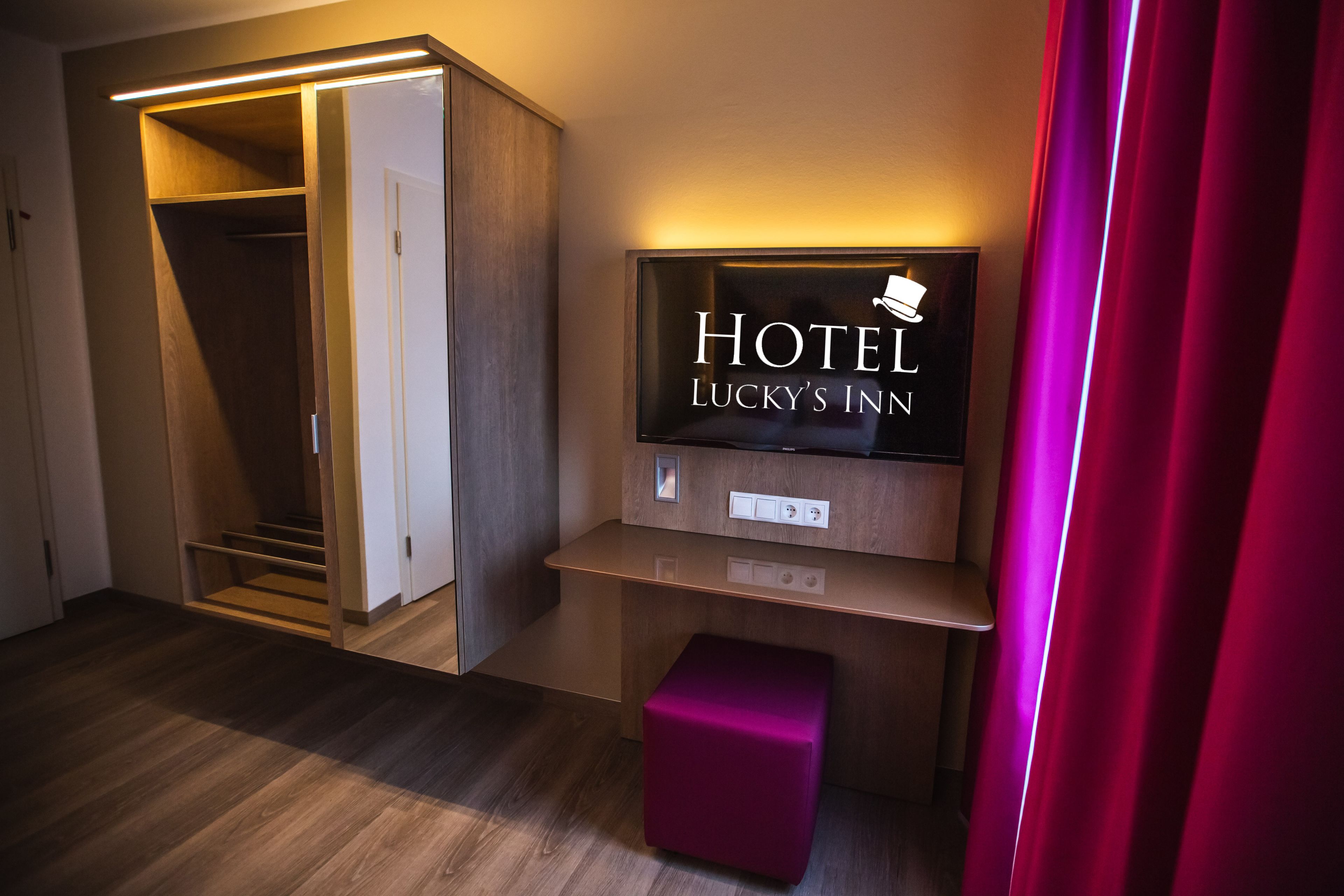 Foto - Hotel Luckys Inn