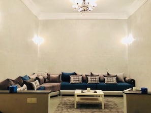 Lobby sitting area - Riad Yasmine Marrakech (Marrakech)