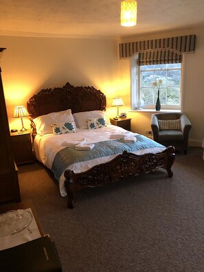 Bed sheets - The Oakeley Arms Hotel (Blaenau Ffestiniog)