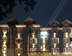 Property entrance - Hotel K2 Inn (Srinagar)