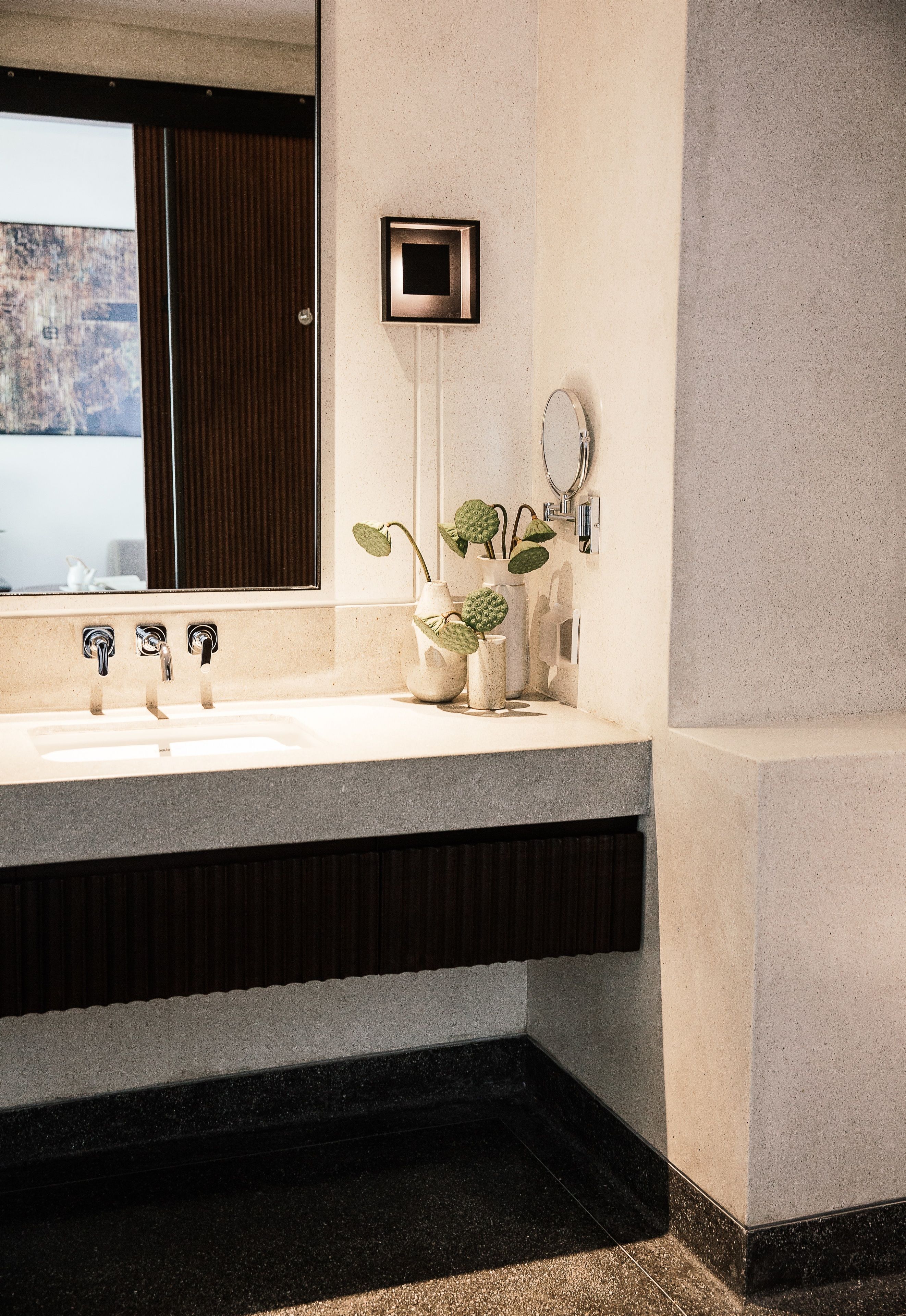 junior suite | bathroom | free toiletries, hair dryer, bathrobes, slippers