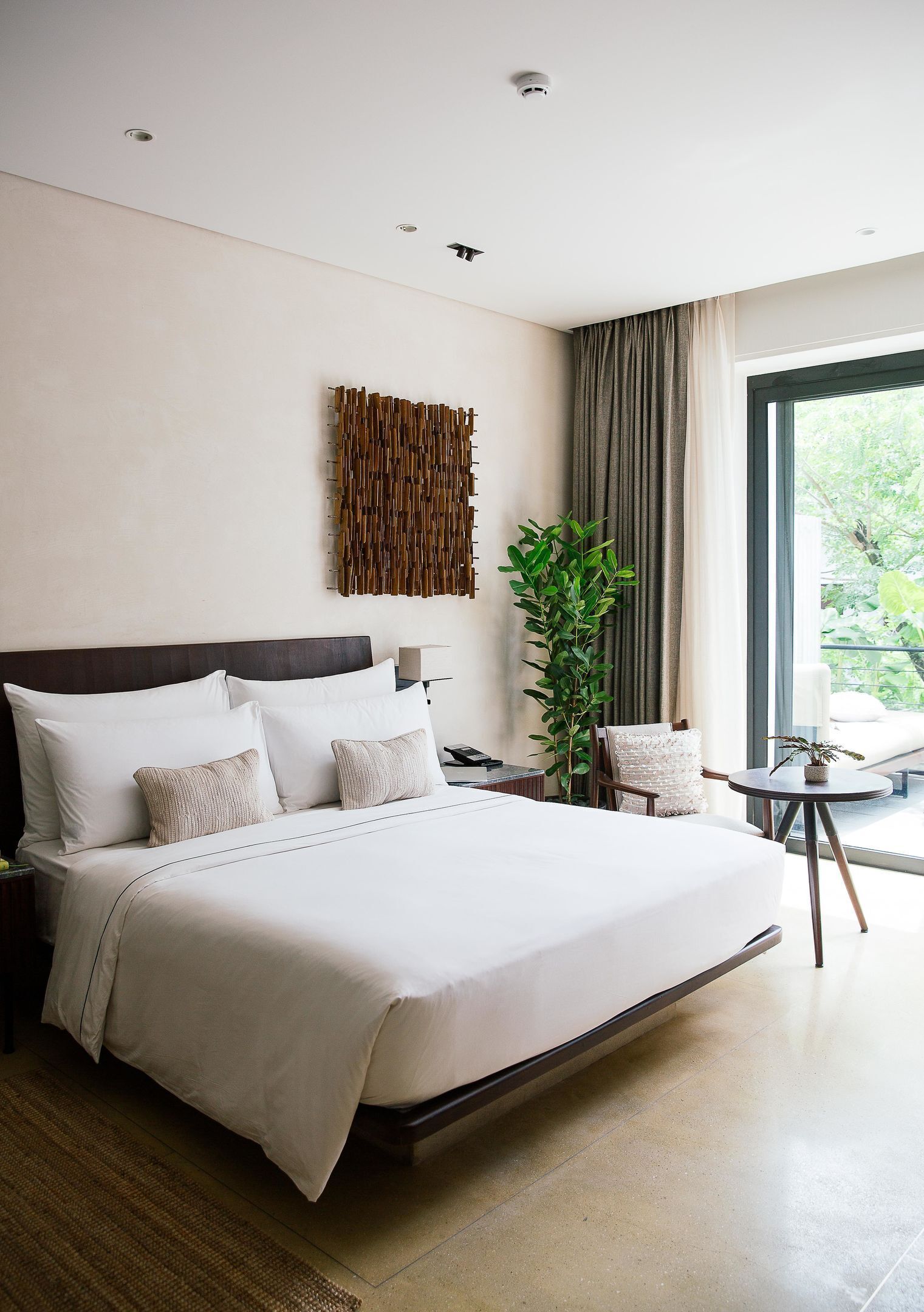 Kamar Deluks, 1 Tempat Tidur King | Seprai Frette Italia, seprai premium, minibar, dan brankas