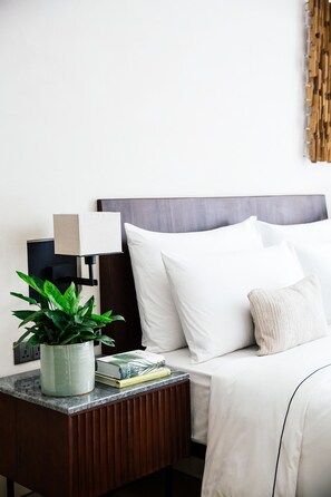 Seprai Frette Italia, seprai premium, minibar, dan brankas