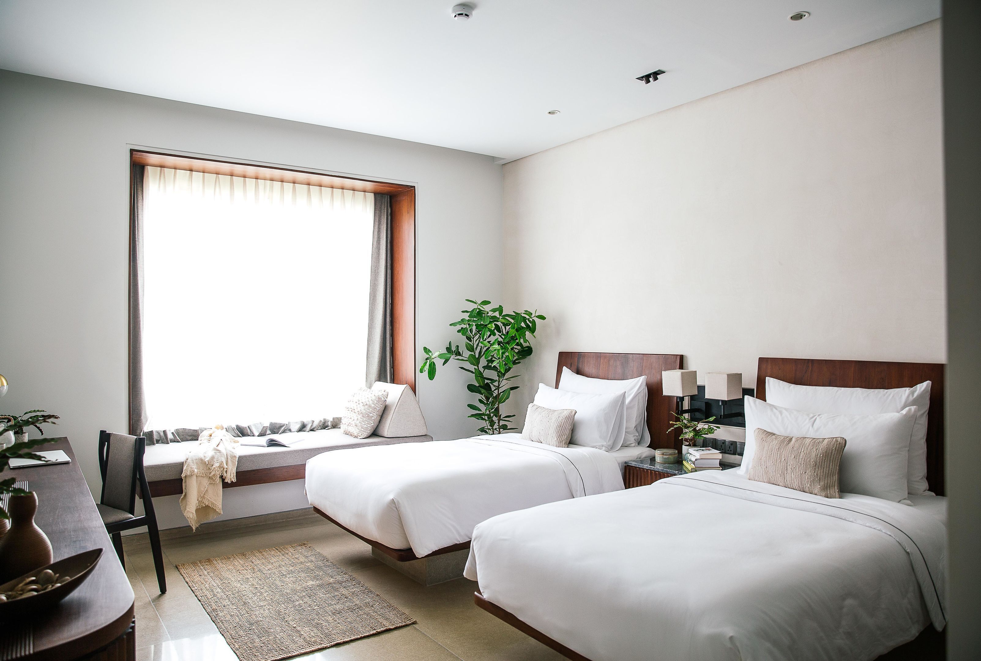 Sábanas italianas Frette, ropa de cama de alta calidad y minibar 