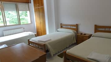 1 bedroom, free WiFi, bed sheets