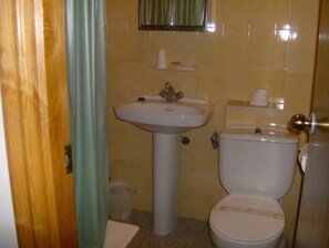 Double Room | Bathroom