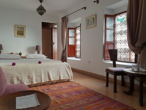 Camera tripla | Biancheria da letto di alta qualità, Wi-Fi gratuito, lenzuola