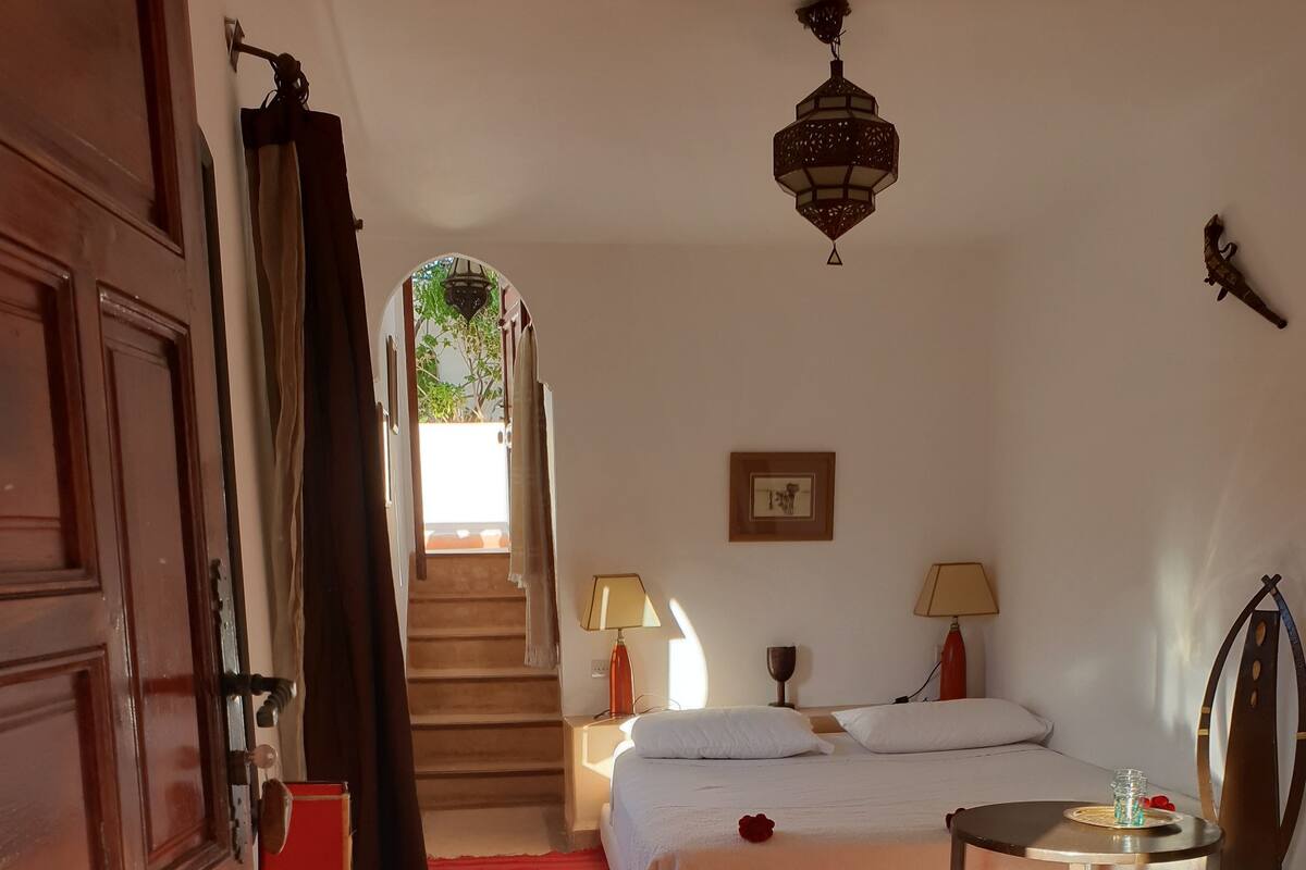 Habitación clásica doble | Ropa de cama de alta calidad, wifi gratis, ropa de cama