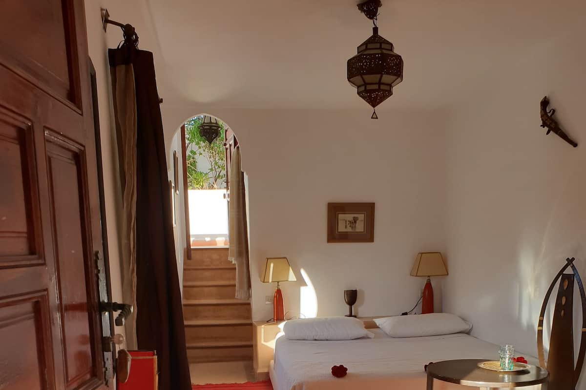 Ropa de cama de alta calidad, wifi gratis y ropa de cama