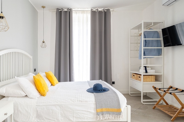 Doppia Deluxe | Minibar, una cassaforte in camera, con stile personalizzato