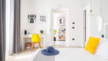 Deluxe Double Room | Minibar, in-room safe, individually decorated, individually furnished