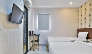 Habitación estándar con 2 camas individuales | Escritorio, insonorización, wifi gratis y ropa de cama 