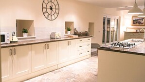 Ferienhaus, 4 Schlafzimmer, Nichtraucher, Whirlpool | Eigene Küche | Großer Kühlschrank, Mikrowelle, Ofen, Herdplatte