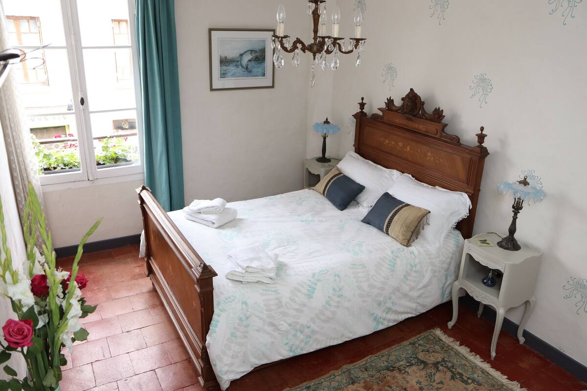 Classic-Doppelzimmer, mit Bad | 1 Schlafzimmer, Bettwäsche aus ägyptischer Baumwolle