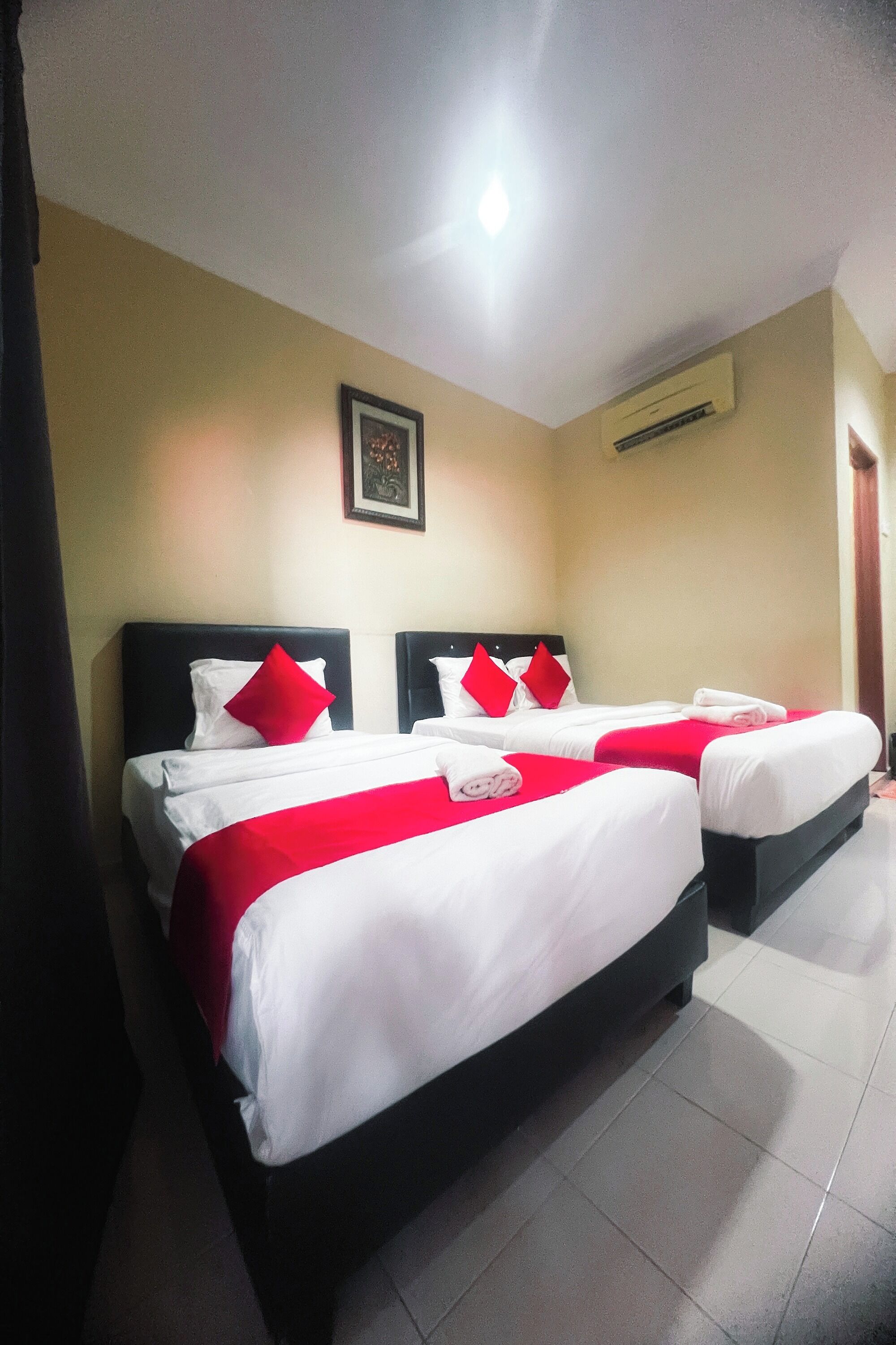 Desk, iron/ironing board, free WiFi, bed sheets