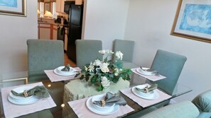 Family Villa, Hot Tub, Garden Area | Dining - Ly53814 - Hampton Lakes - 5 Bed 4 Baths Villa (Davenport)