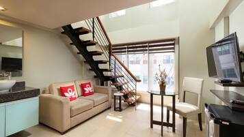 Ullakkohuoneisto, 1 parisänky | 1 makuuhuone, työpöytä, ilmainen Wi-Fi