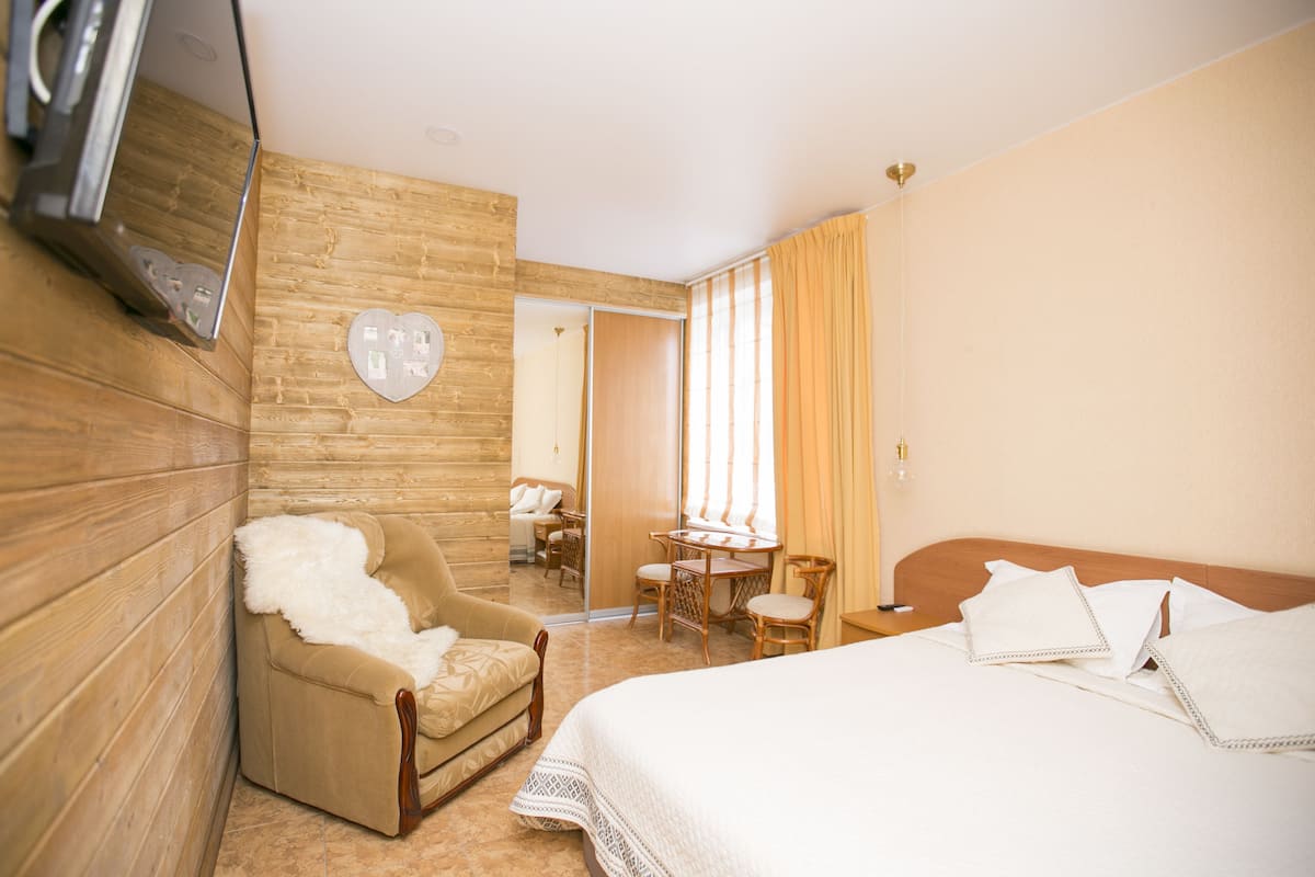 Apartment, 2 Bedrooms, Kitchen | Iron/ironing board, free WiFi, bed sheets