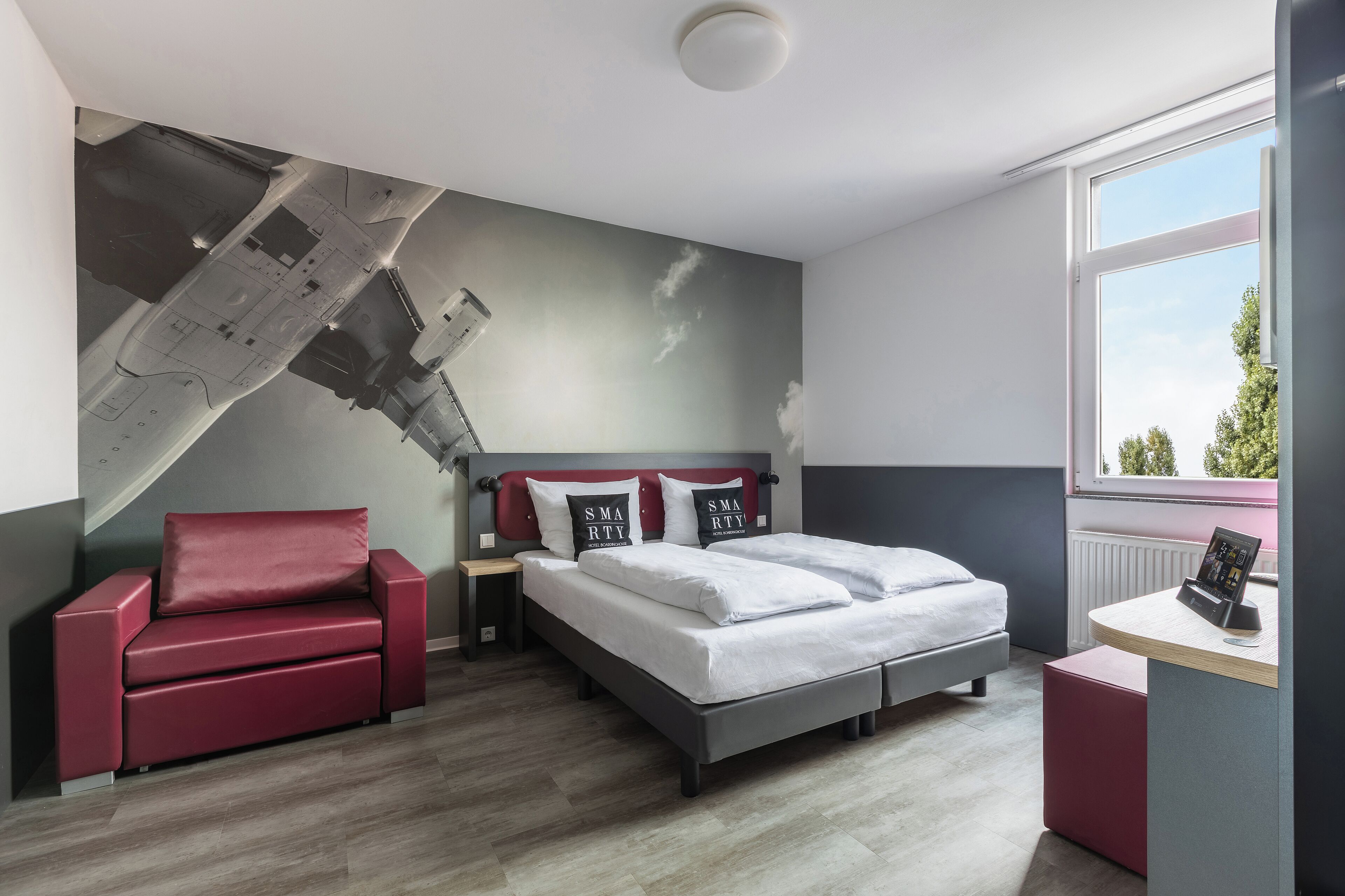 in-room safe, desk, soundproofing, free wifi