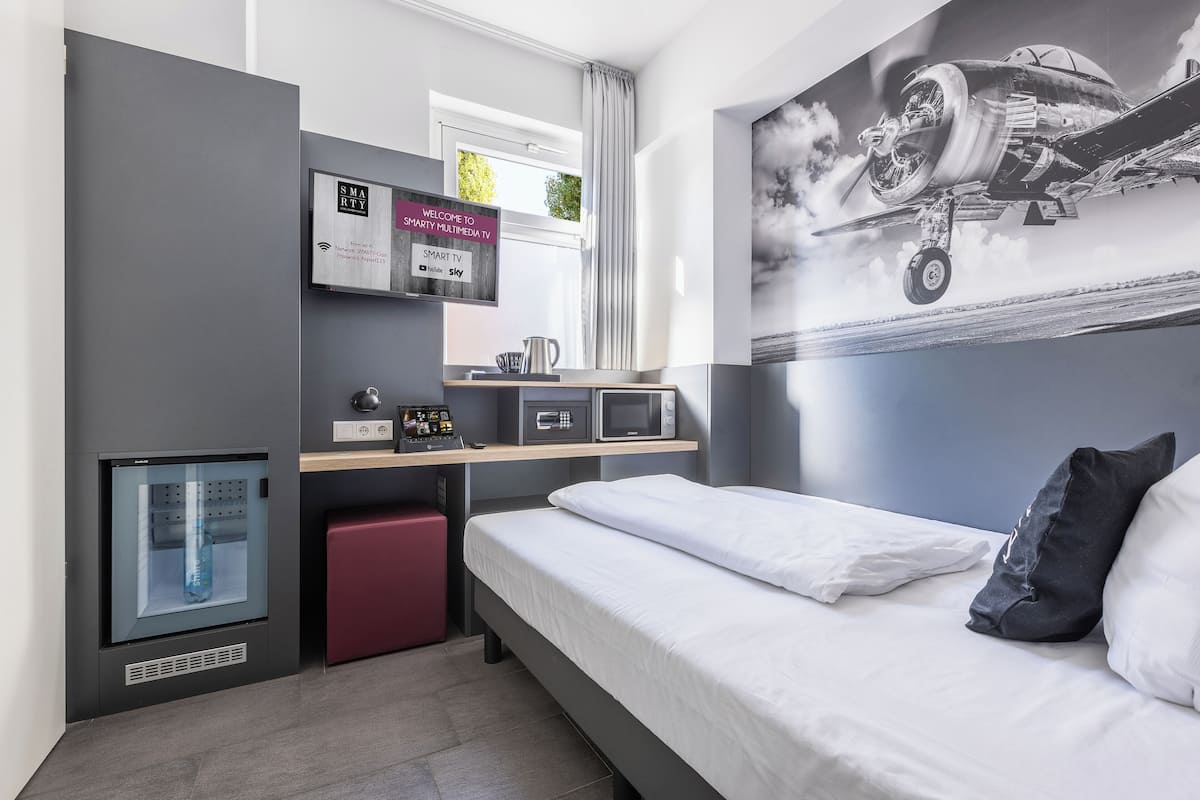 In-room safe, desk, soundproofing, WiFi (free)