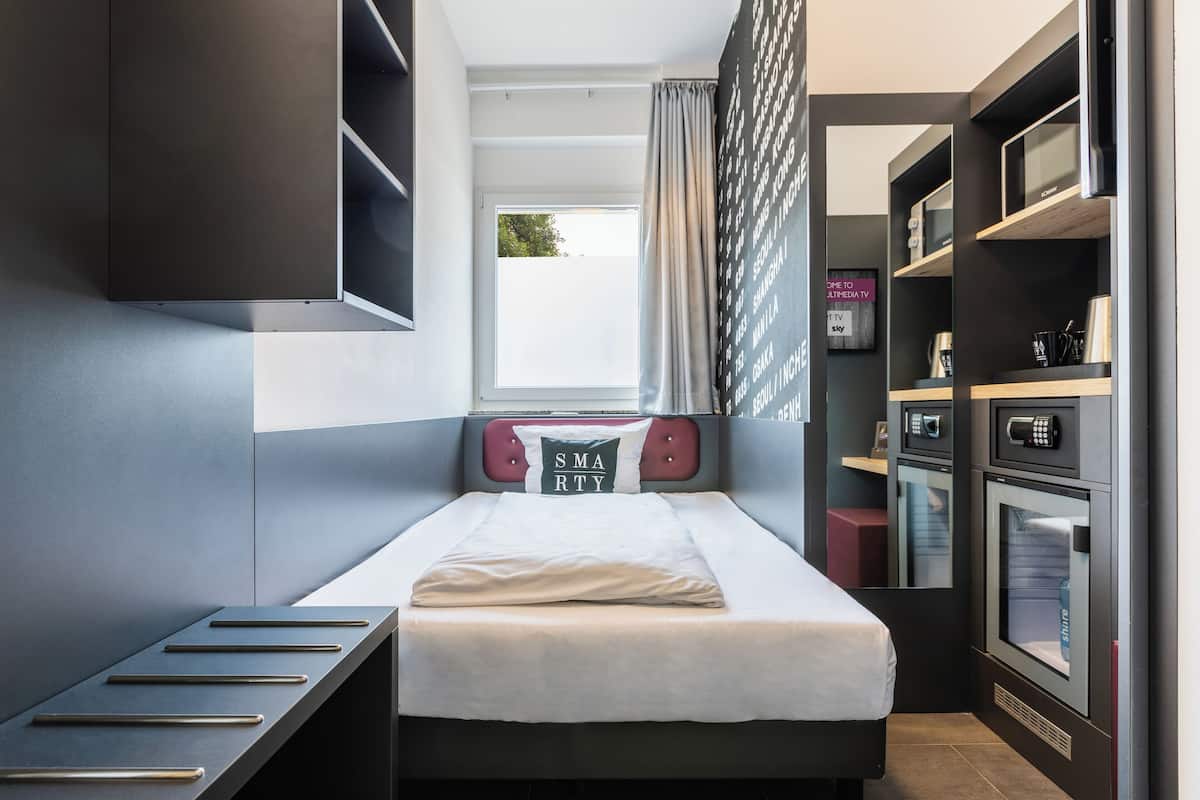 in-room safe, desk, soundproofing, free wifi