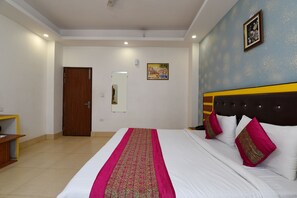 Standard Room, 1 King Bed, Balcony, City View | Desk, rollaway beds (surcharge), WiFi (free), individually decorated - Hotel Noida Suites (Noida)