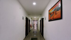 Hallway - Hotel Noida Suites (Noida)