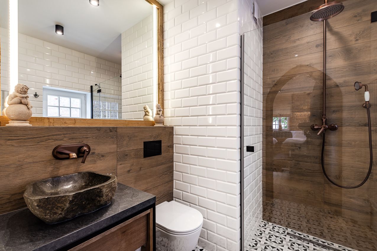 twin room, multiple beds, non smoking | bathroom | shower, free toiletries, hair dryer, slippers