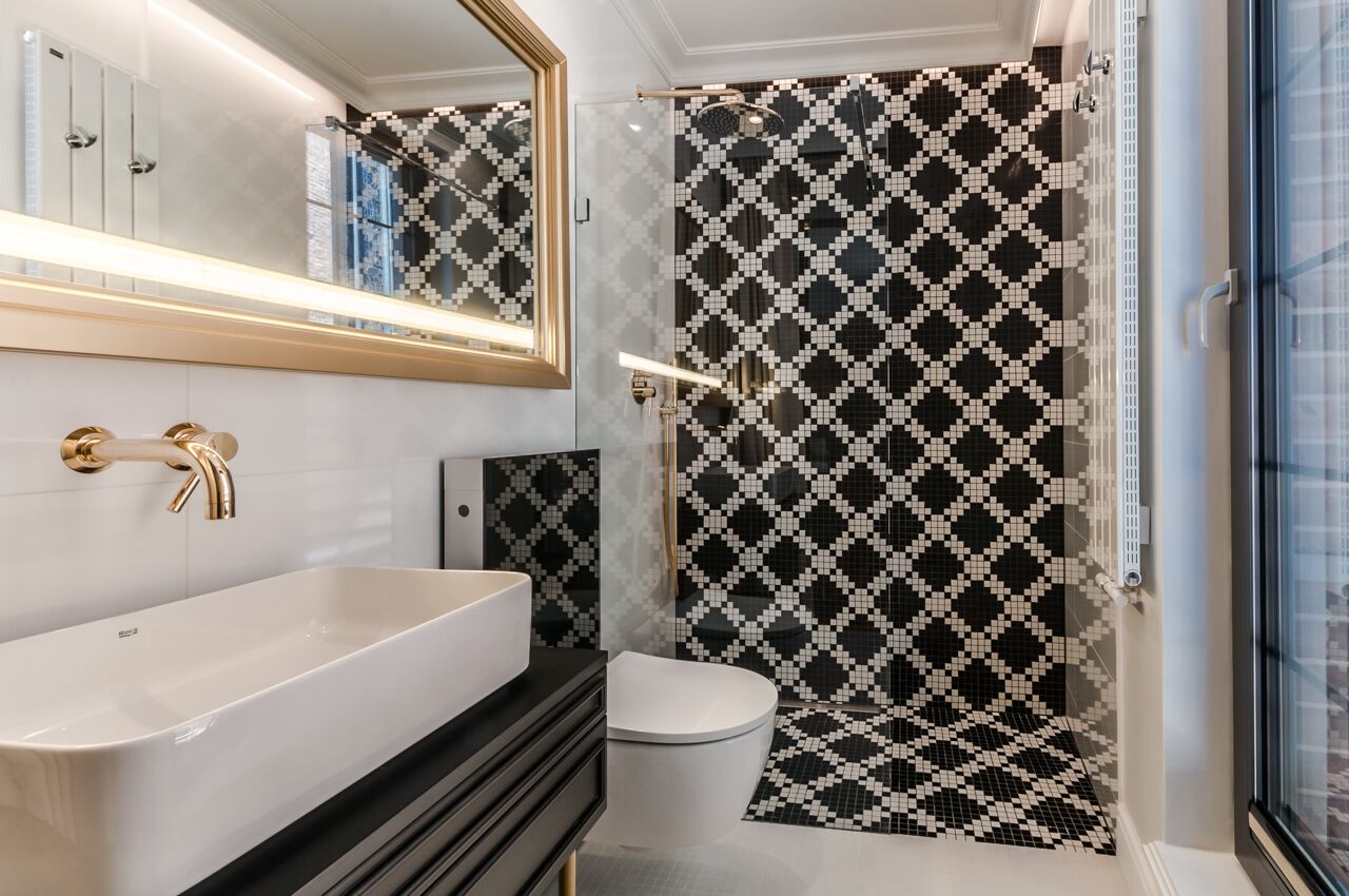 classic double room | bathroom shower